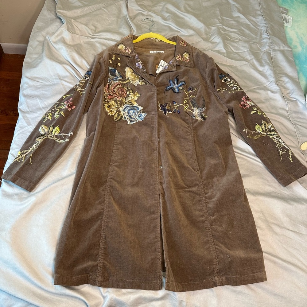 90’s VINTAGE Ami EMBROIDERED corduroy jacket.